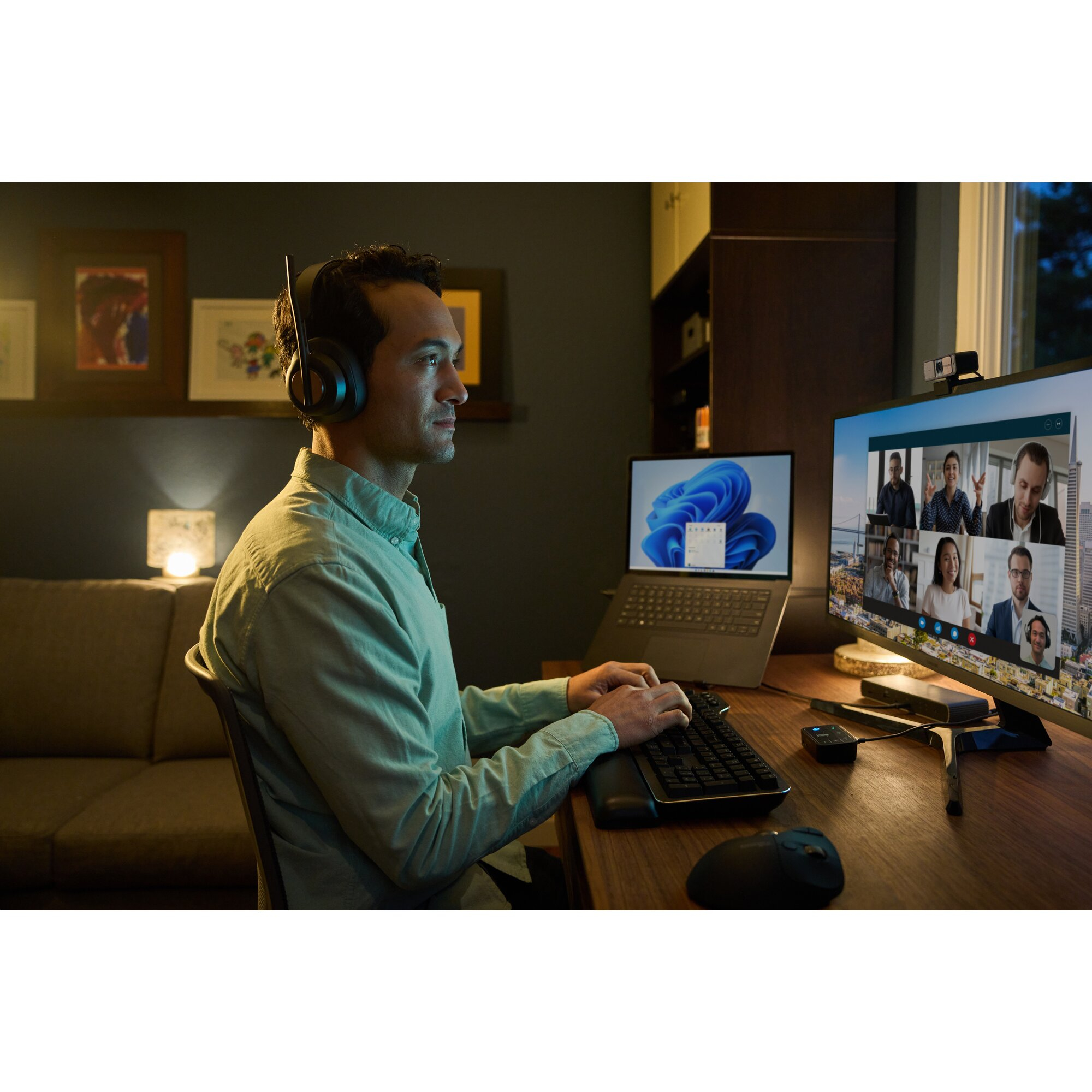 Kensington H3000 Bluetooth Over-Ear Headset image 69