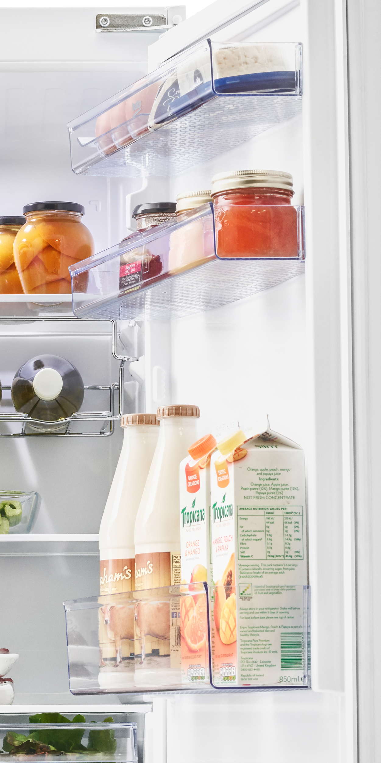Beko BCSD150 Integrated Fridge Freezer with Chrome Wire Rack – image 4