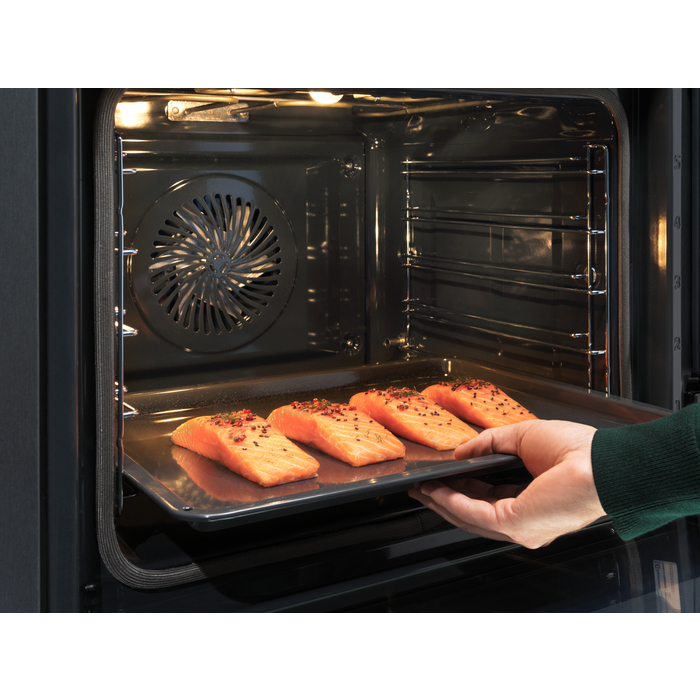 Electrolux EOB8S39WZ Medium Black Buttons, Touch – image 4