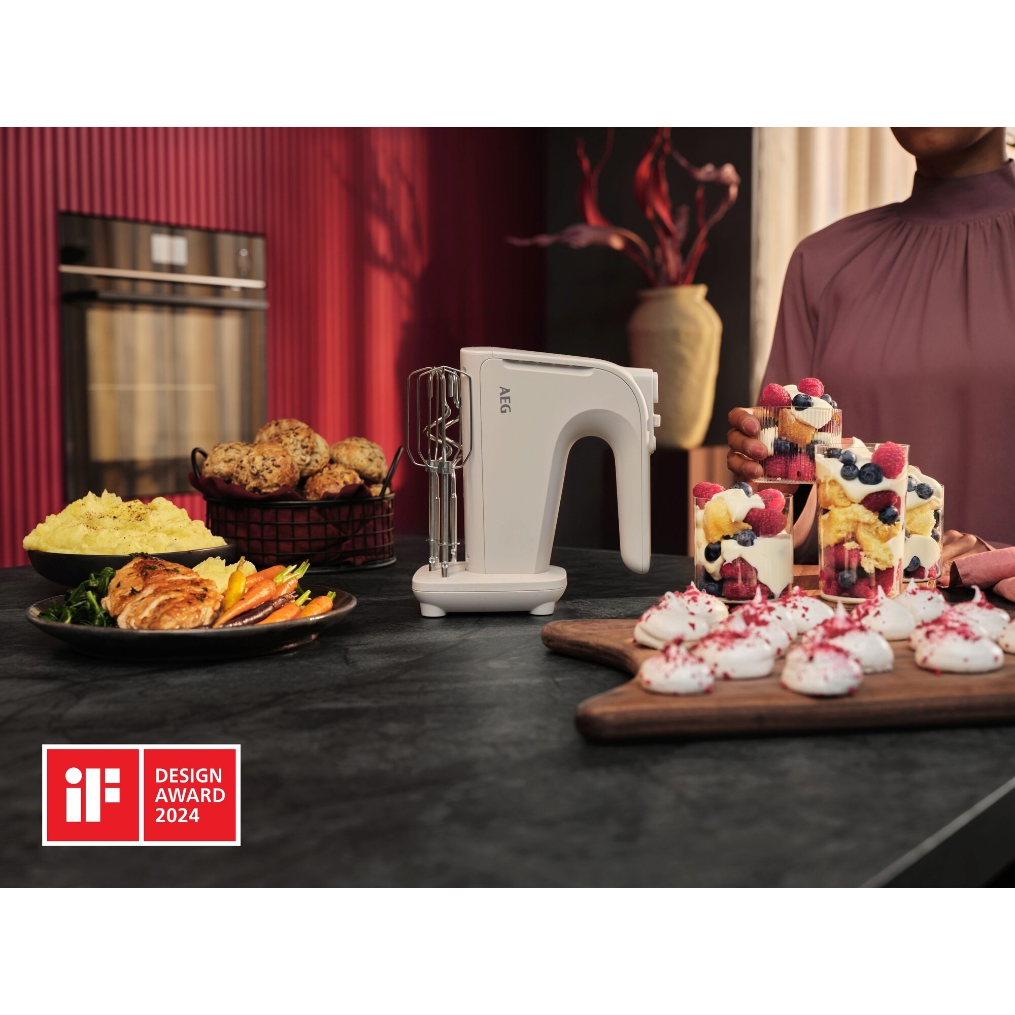 AEG AHM4W Hand mixer – image 2