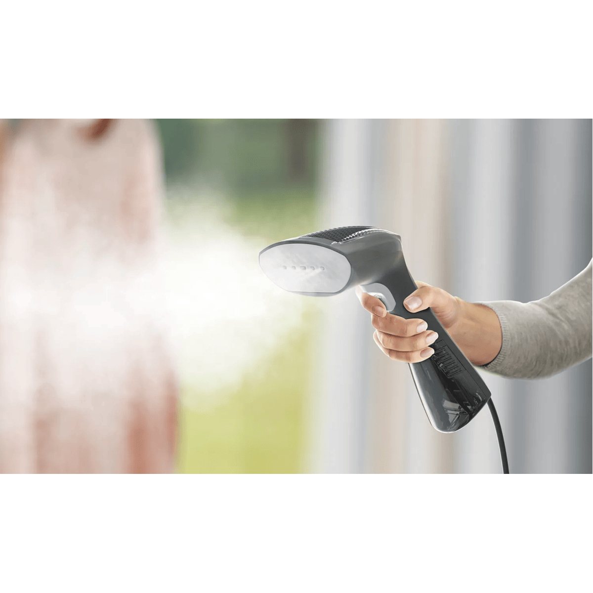 Electrolux E6HS1-2EG Handheld garment steamer – image 2