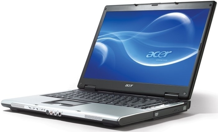 Acer EX5204WLMi, 512MB / 80GB / 15" CZ