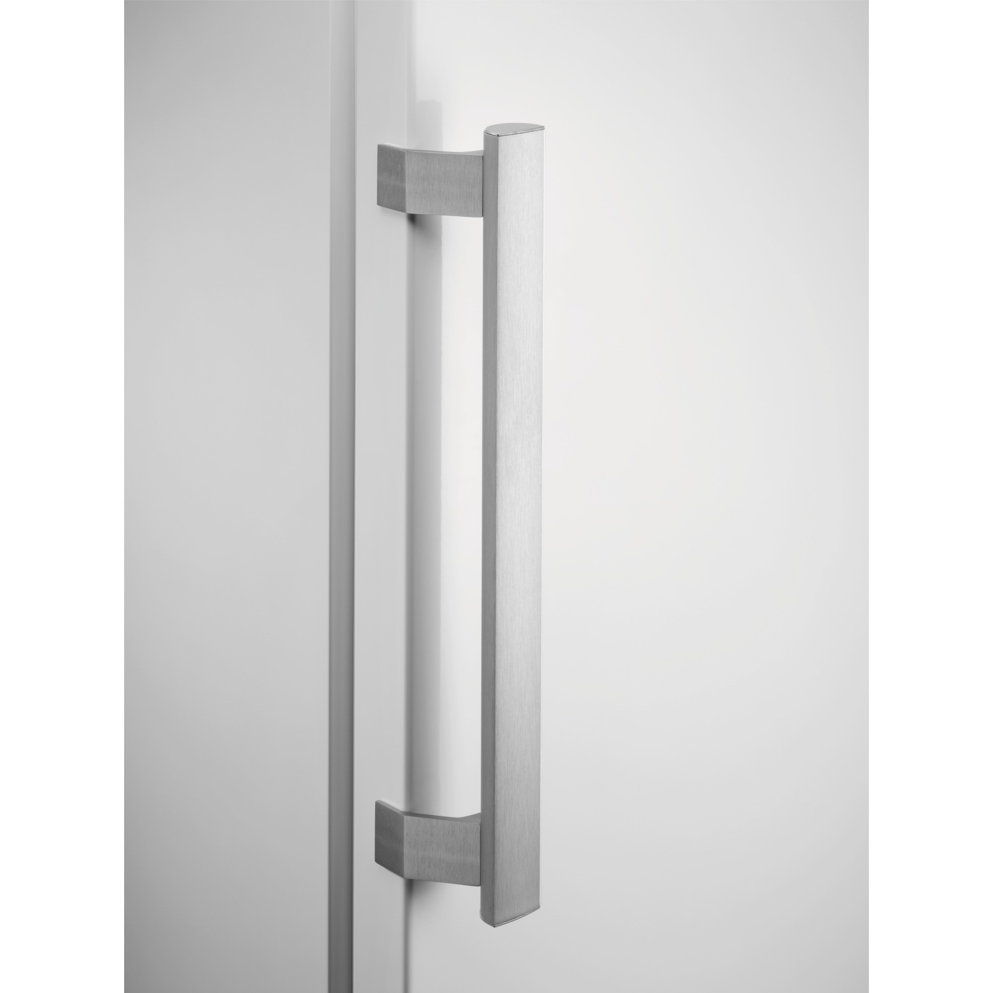 Electrolux LUT7ME28W2 Upright freezer Freestanding – image 6