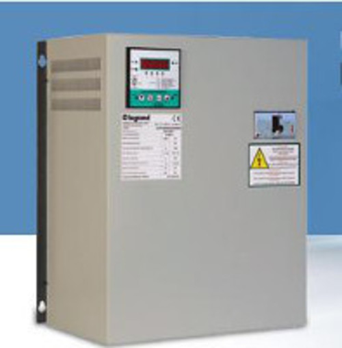 Legrand M6040/INT-E uninterruptible power supply (UPS)