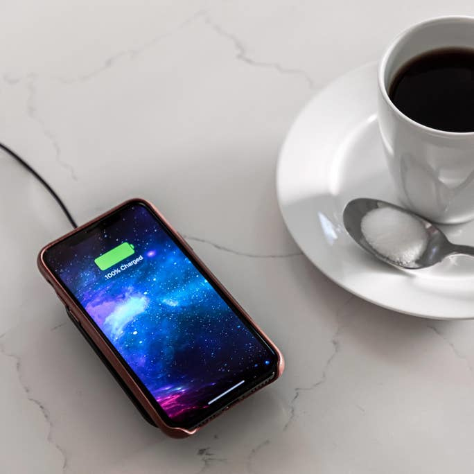 mophie Wireless Charging Stand – image 5