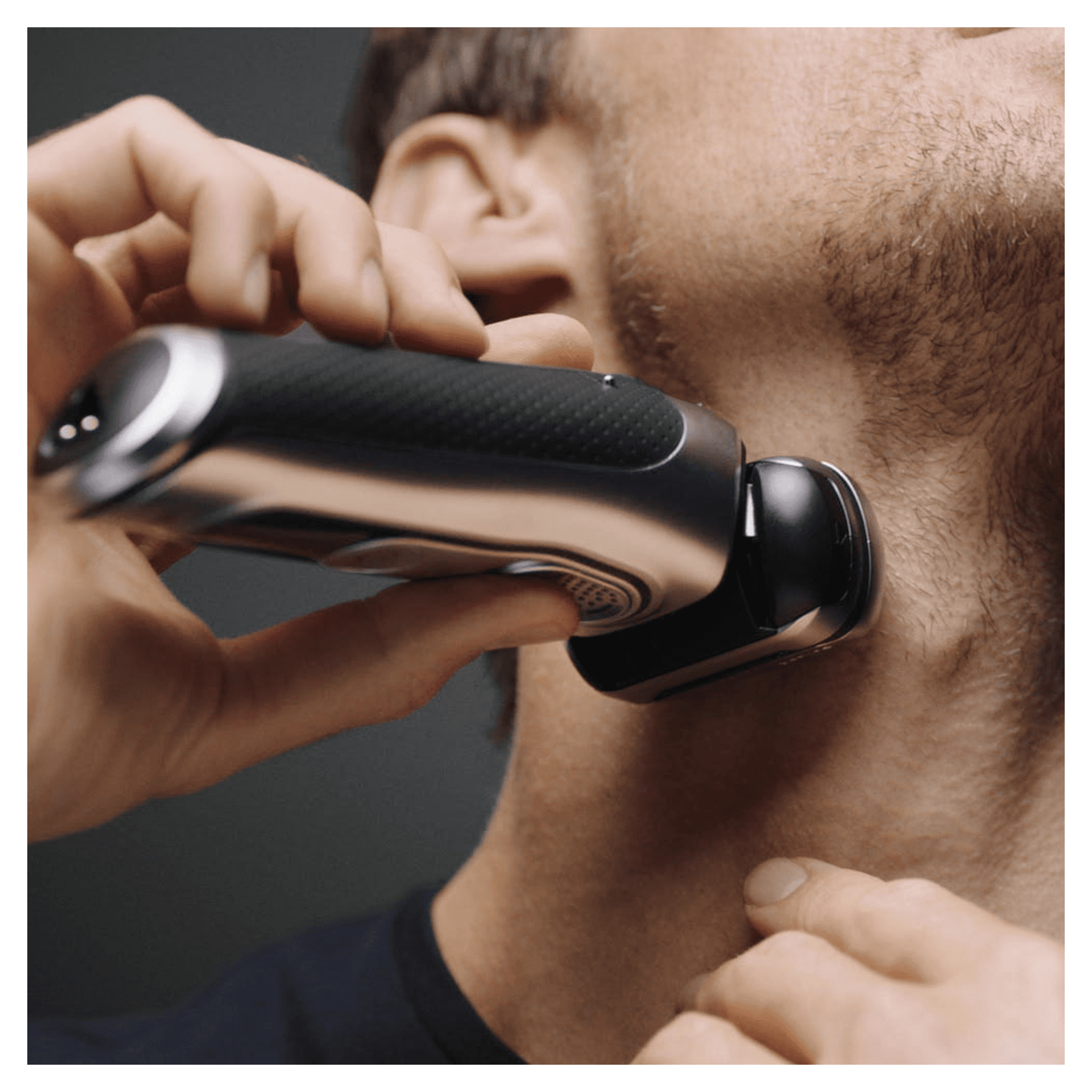 Braun Series 9 9390cc Latest Generation Electric Shaver, Clean&Charge Station, Leather Case, Silver – image 5