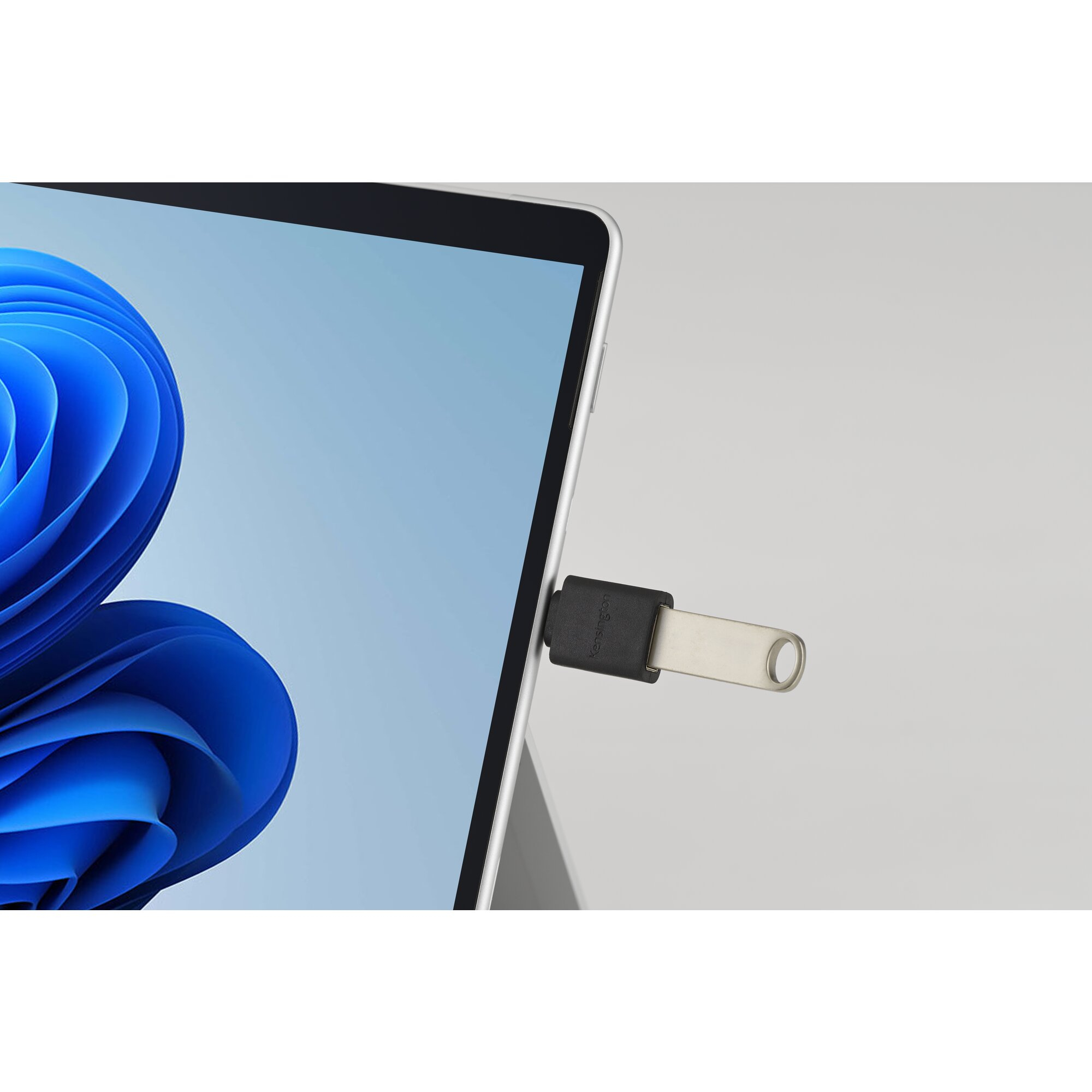 Resim Kensington K33477WW USB-C Erkekten USB-A Dişiye Kablo Cinsiyet Değiştirici