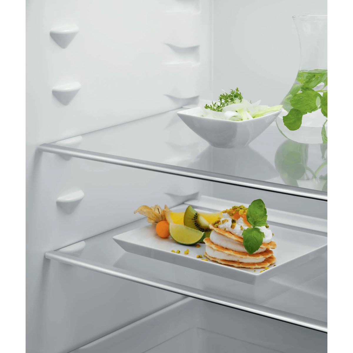 Electrolux KRB3AE12S fridge Built-in – image 2