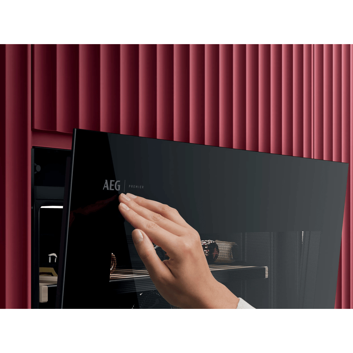 AEG NKW8P21KAB Compressor wine cooler Built-in Black 15 bottle(s) – image 2