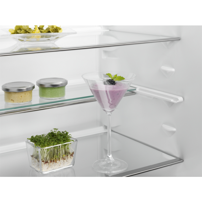 Electrolux ENN2854AFW Built-in – image 7