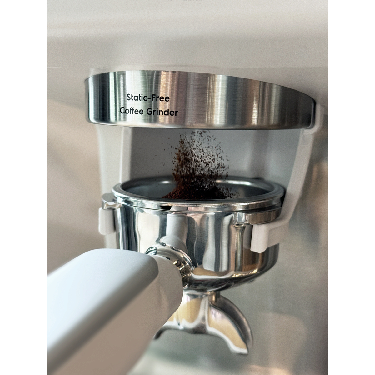 Electrolux E8EC1-8SW coffee maker Manual Espresso machine – image 4
