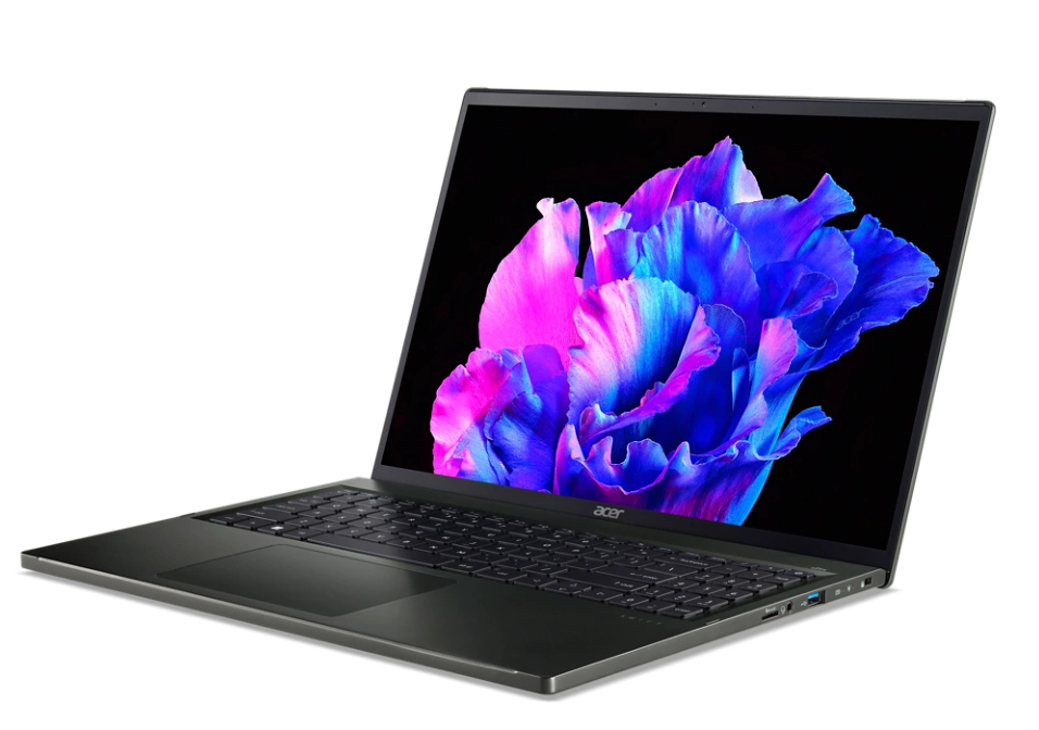 Acer Swift Edge SFE16-43-R12K AMD Ryzen™ 7 7840U Laptop – image 3
