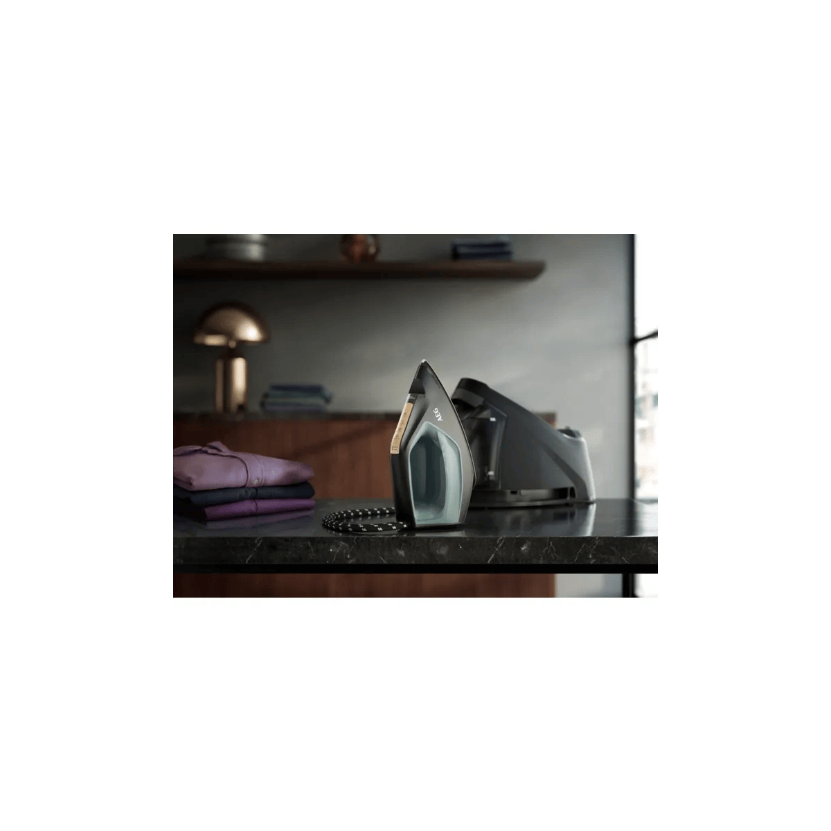 AEG ST8-2-8OG Pressurized steam ironing station – image 7