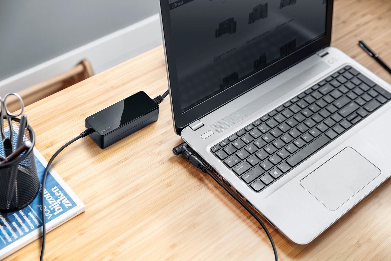 Trust 19134 power adapter/inverter Indoor – image 5