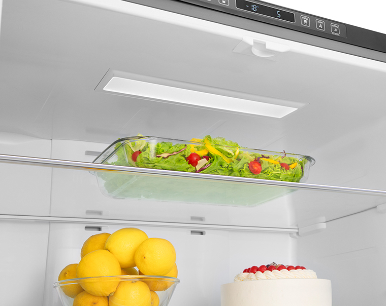 Hisense RF715N4AS1 side-by-side refrigerator Freestanding – image 4