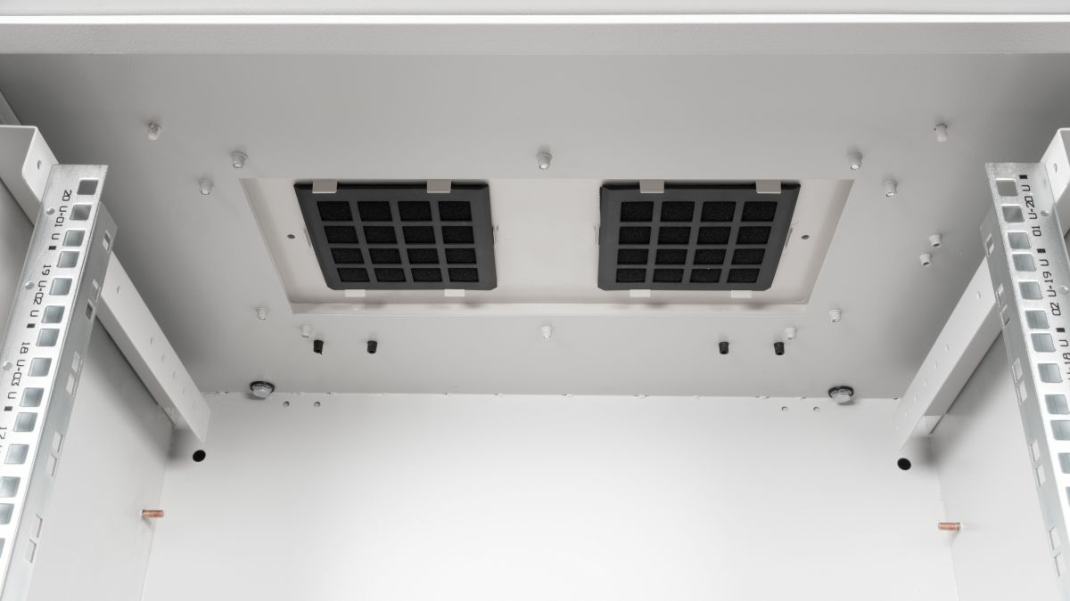 Equip Safe Outdoor 19' Cabinet, 20U – image 5