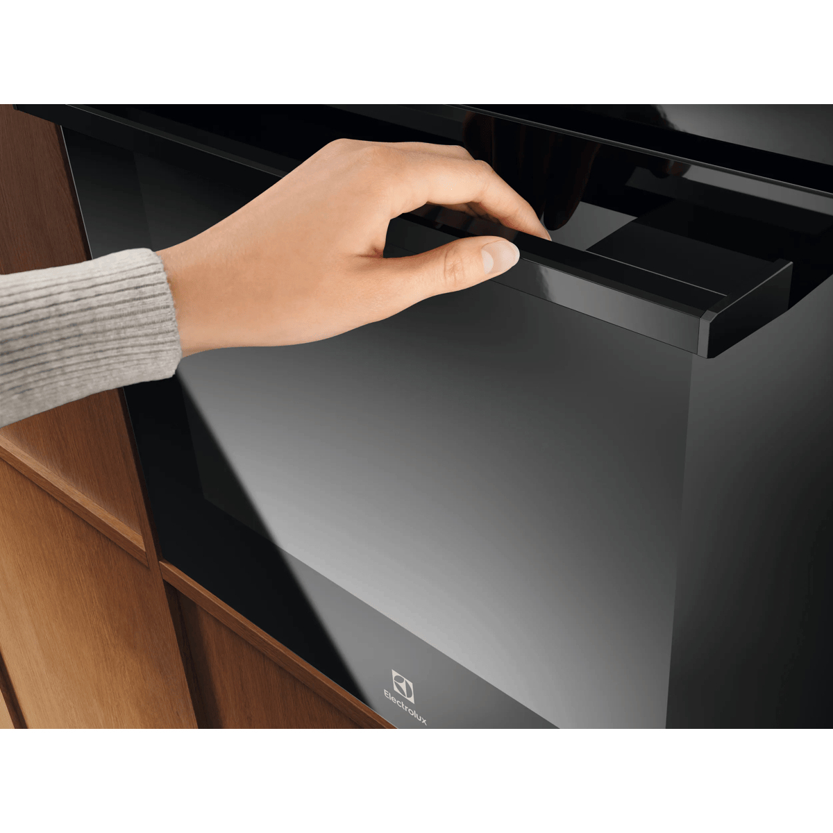 Electrolux Y4POF06BK 65 L 2320 W Black – image 3