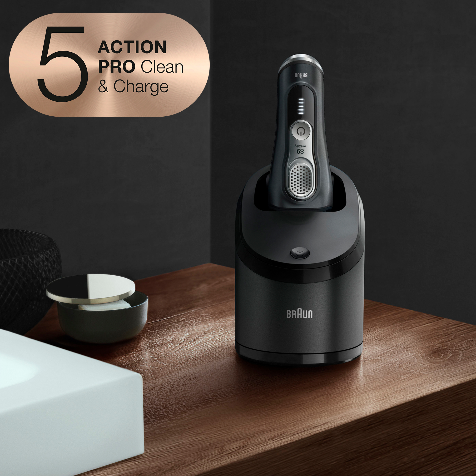 Braun Series 9 9380cc Latest Generation Electric Shaver, Clean&Charge Station, Leather Case, Noir – image 6