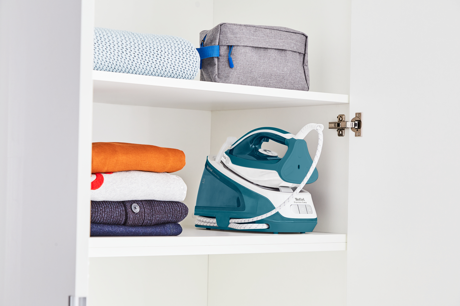 Tefal SV6131 steam ironing station – image 8