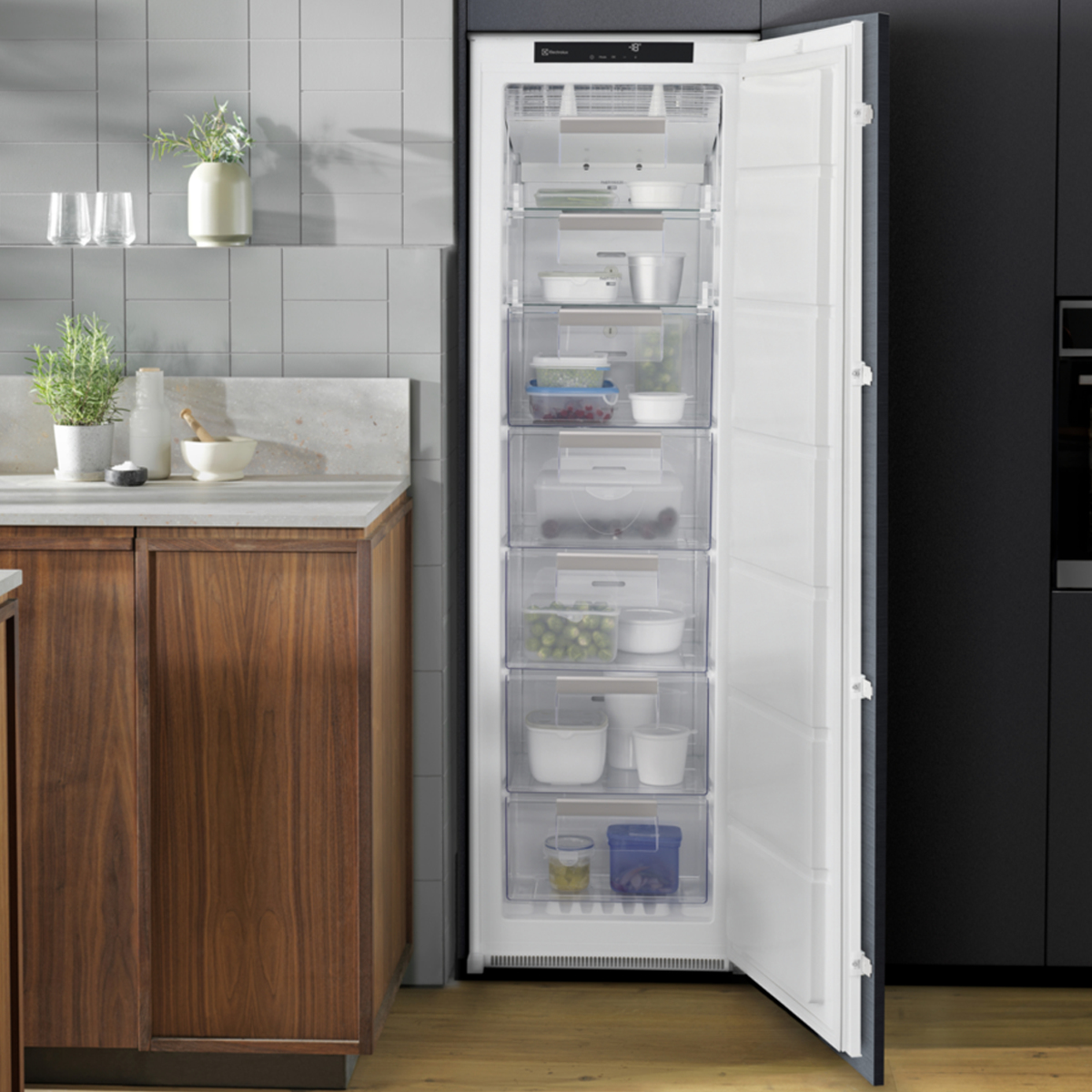 Electrolux LUT6NF18S Upright freezer Built-in – image 2