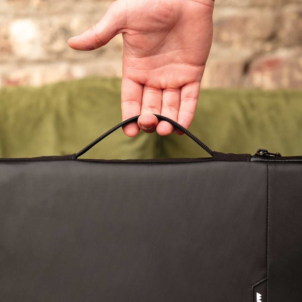 Mous MacBook Pro Sleeve With Handle – image 7
