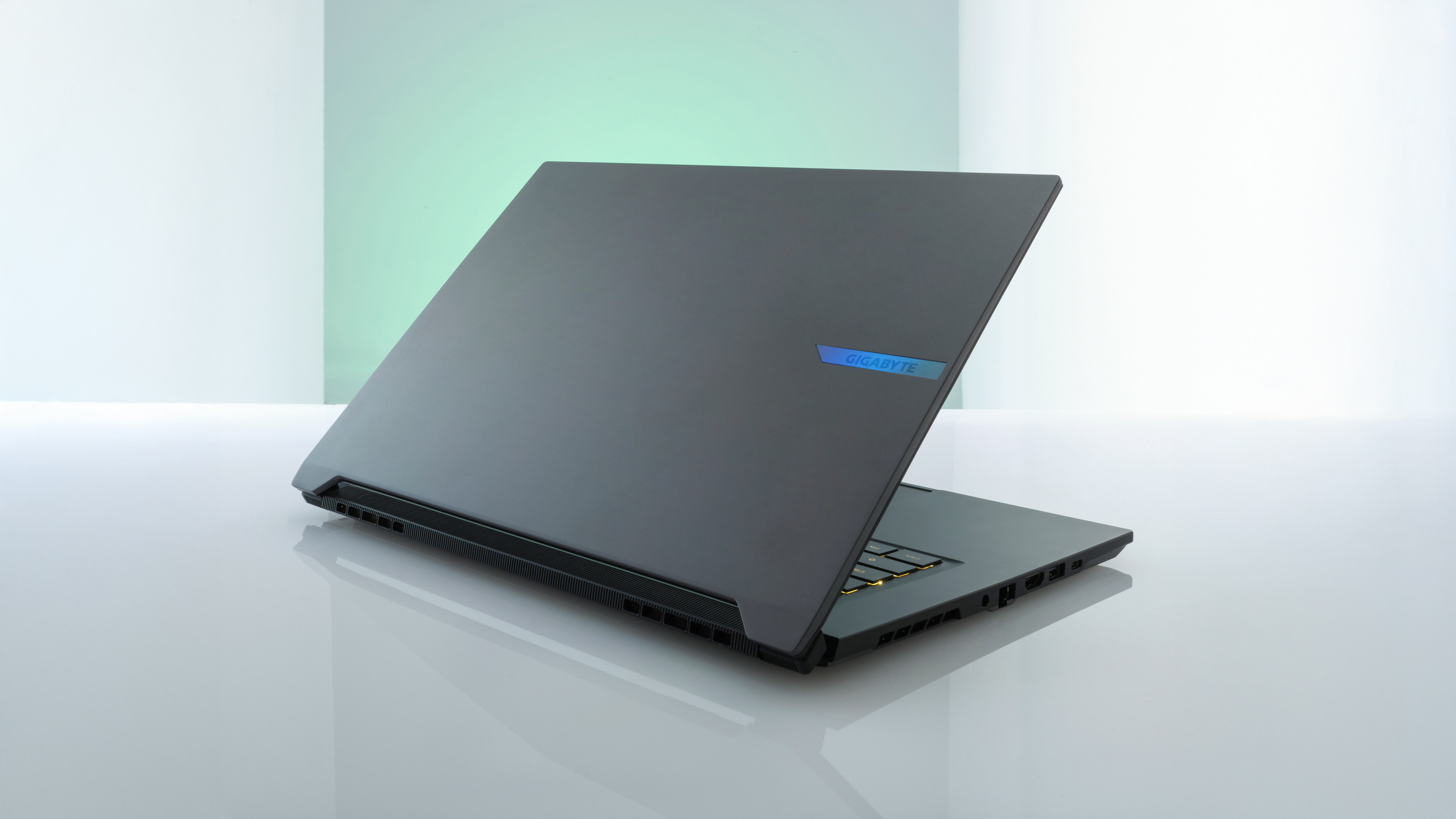 Portátil gaming - Gigabyte Aero X16 1VH93ESC64DH Copilot+ PC, 16" WQXGA, AMD Ryzen™ Al 7 350 50 TOPS, 16GB RAM, 1 TB SSD, GeForce RTX™ 5060, W11 Home - imagen 10