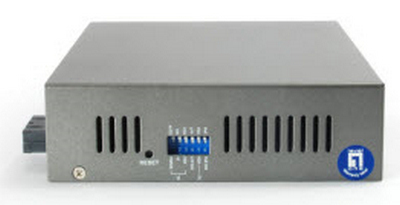 LevelOne RJ45 to SC Fast Ethernet Media Converter, 1 PoE Output, 802.3af PoE, Single-Mode Fiber, 20km – image 3