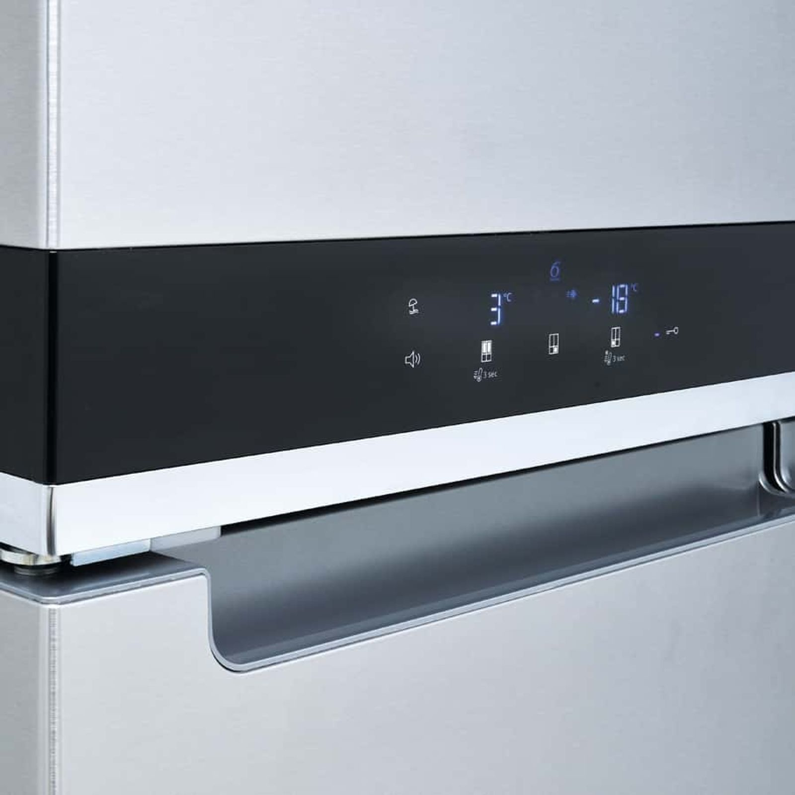 Whirlpool WRQ551SNJZ side-by-side refrigerator Freestanding – image 4