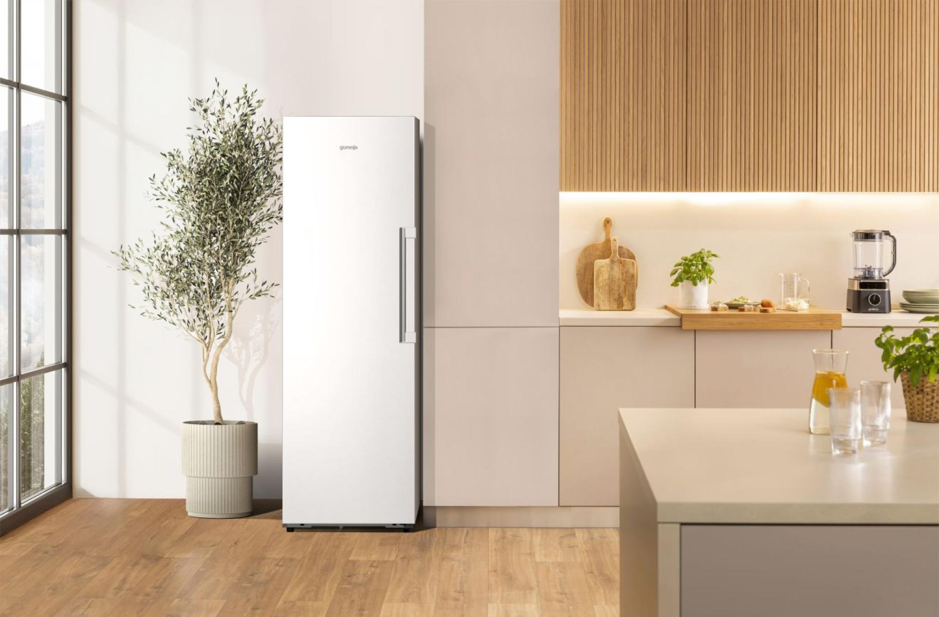 Gorenje Fristående frysskåp med KitchenFit design som ger ett integrerat utseende utan att kompromissa med utrymmet. Metal Tech Cooling och Multiflow 360° säker – image 9