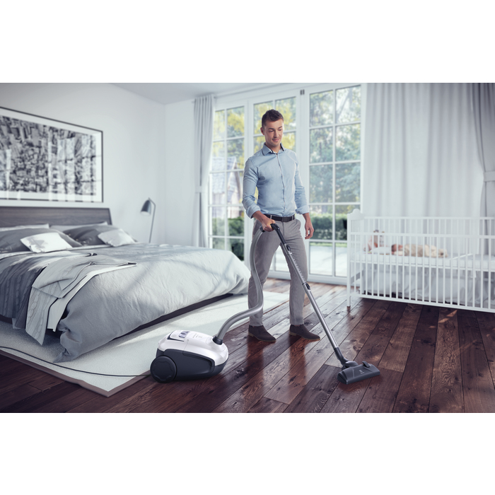 Electrolux EUSC62-IW 3.5 L Cylinder vacuum Dry 700 W Dust bag – image 3