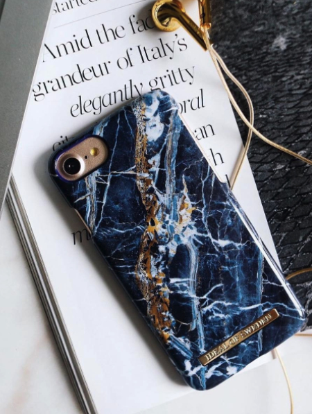 iDeal of Sweden Midnight Blue Marble – image 9