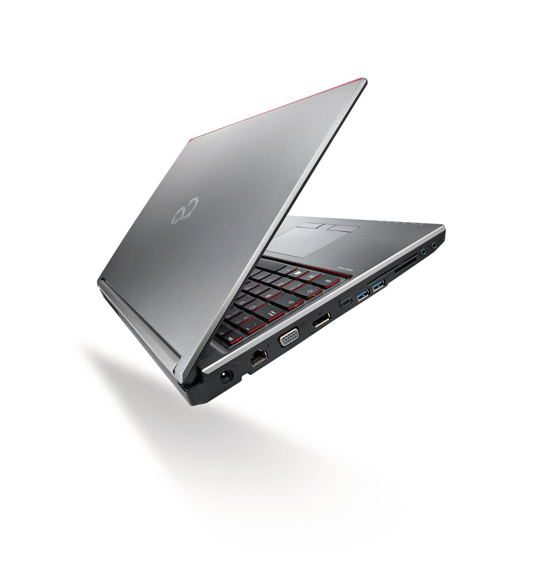 Fujitsu CELSIUS H760 Intel® Xeon® E3 v5 E3-1505MV5 Mobile workstation – image 2