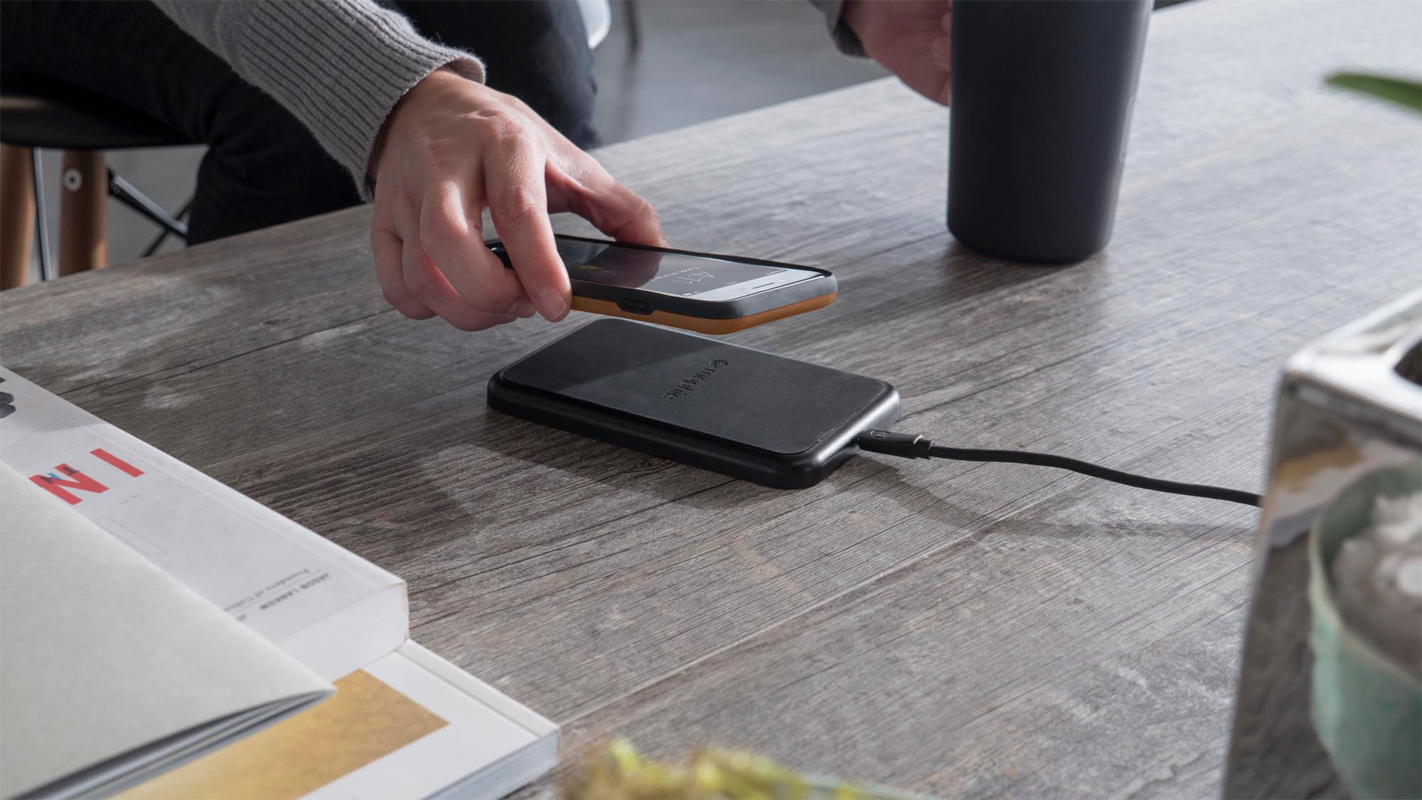 mophie Wireless Charging Base – image 7