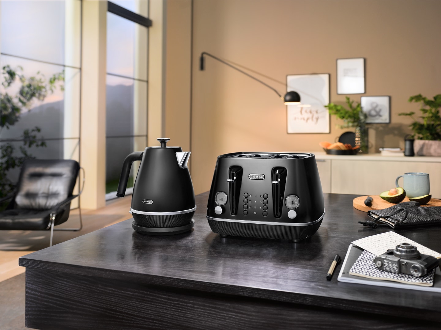 De’Longhi KBIN2001.BK electric kettle – image 3