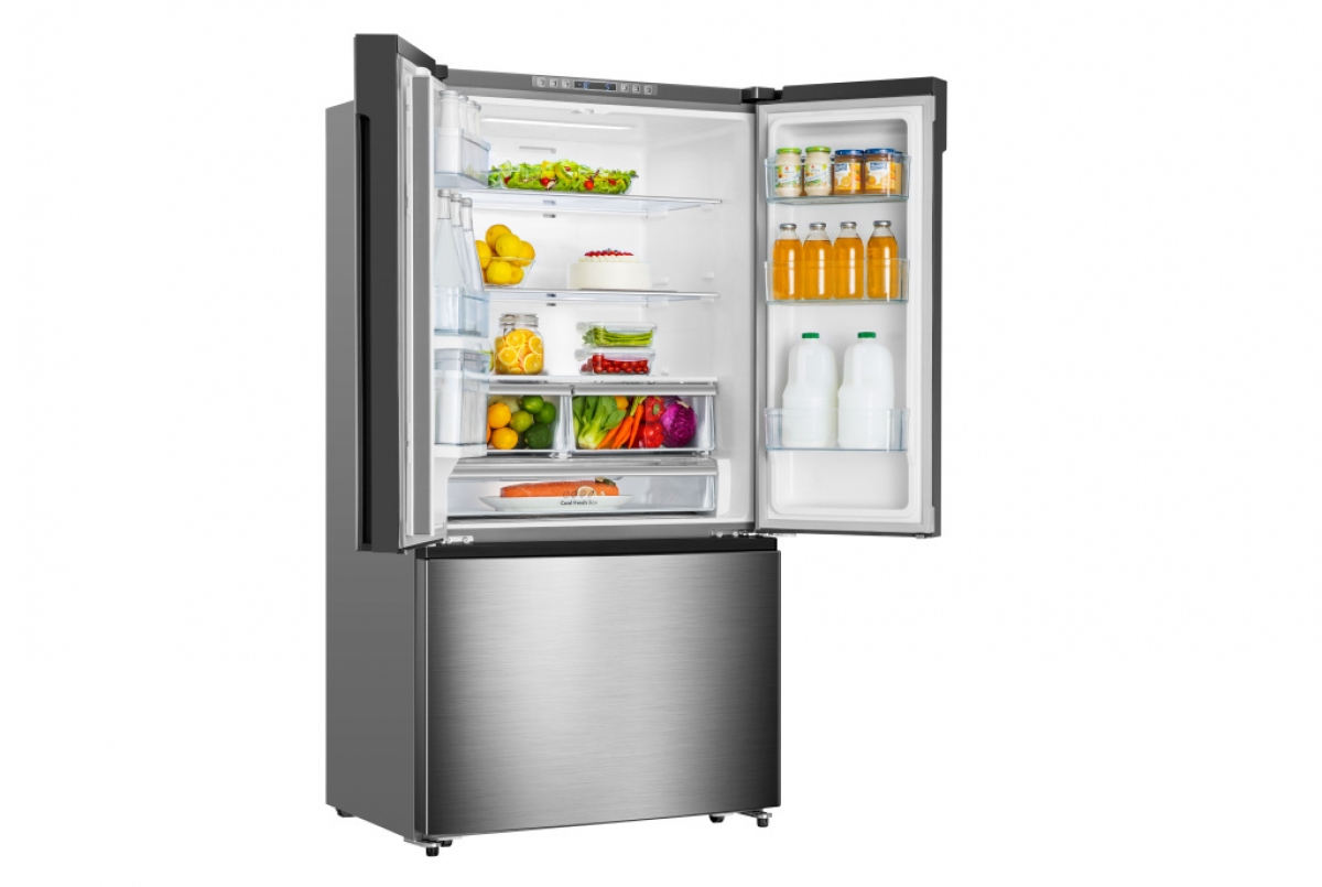 Hisense RF702N4IS1 side-by-side refrigerator Freestanding – image 7