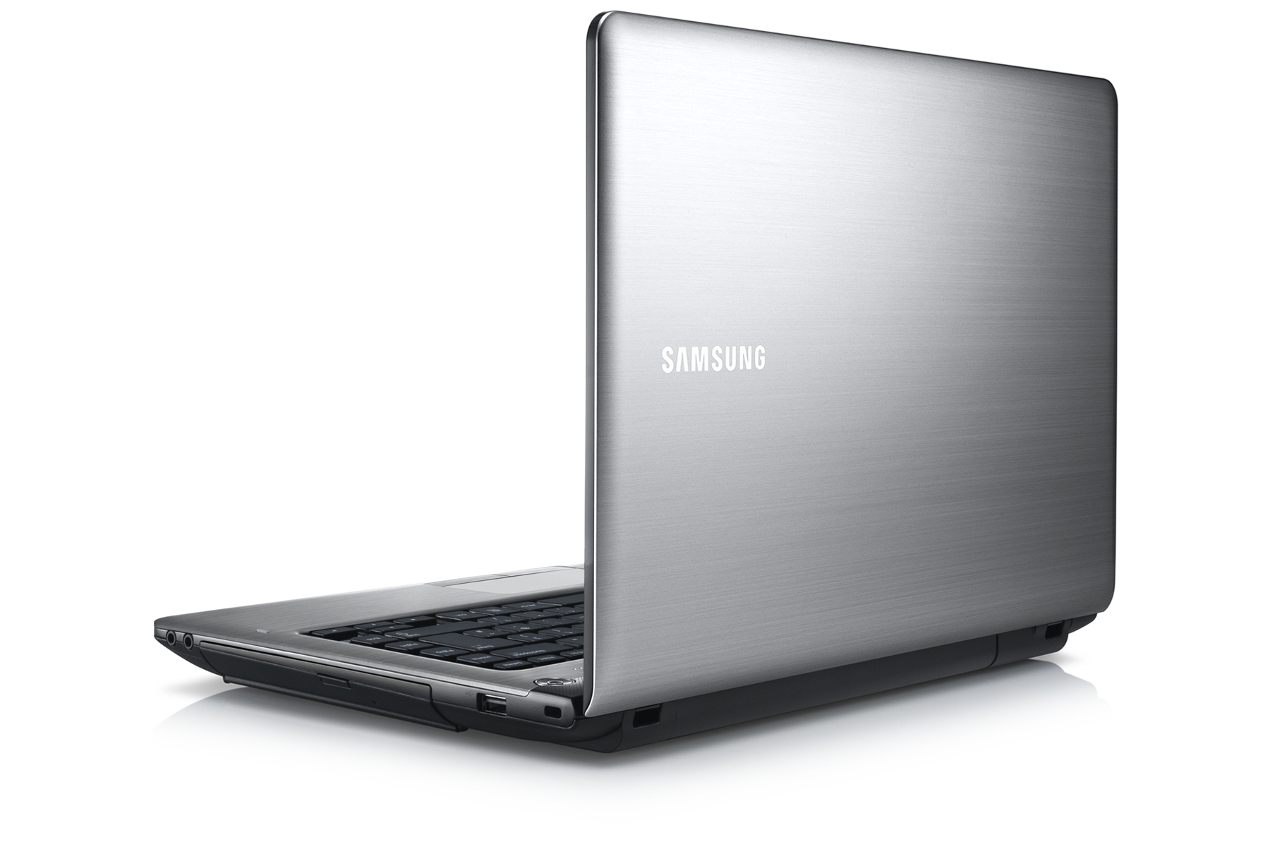 Samsung 3 NP355E4C-A02CL laptop AMD Dual-Core E1-1200 – image 9
