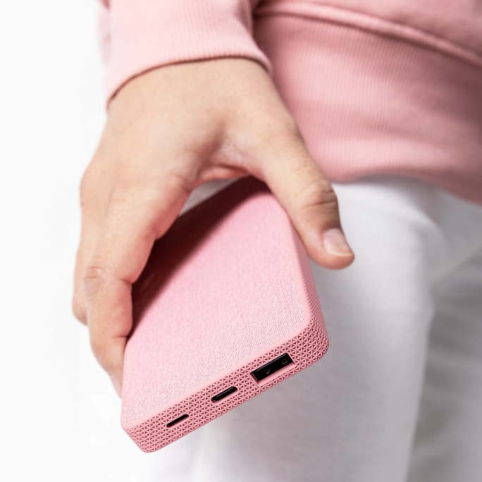 mophie Powerstation with PD and Lightning input (fabric) – image 3