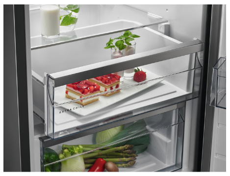 AEG Series 7000 RKB638E4MW fridge Freestanding – image 6