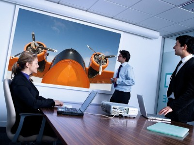 Epson EB-825 Video Projector – image 4