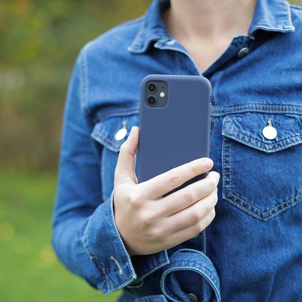 Onsala Phone Case Silicone Cobalt Blue - iPhone 12 Pro Max – image 3