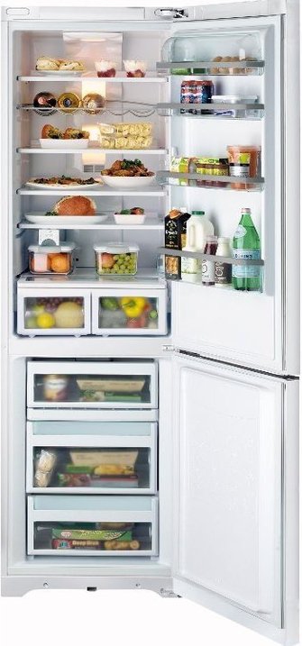 Hotpoint FF200DP fridge-freezer Freestanding White