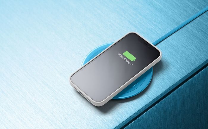 Cellularline Neon Wireless Charger - Apple, Samsung and other Wireless Smartphones – image 4