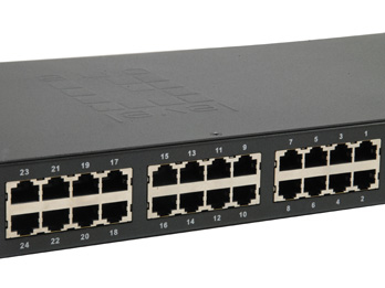 LevelOne 26-Port Fast Ethernet PoE Switch, 24 PoE Outputs, 2 x Gigabit SFP – image 4