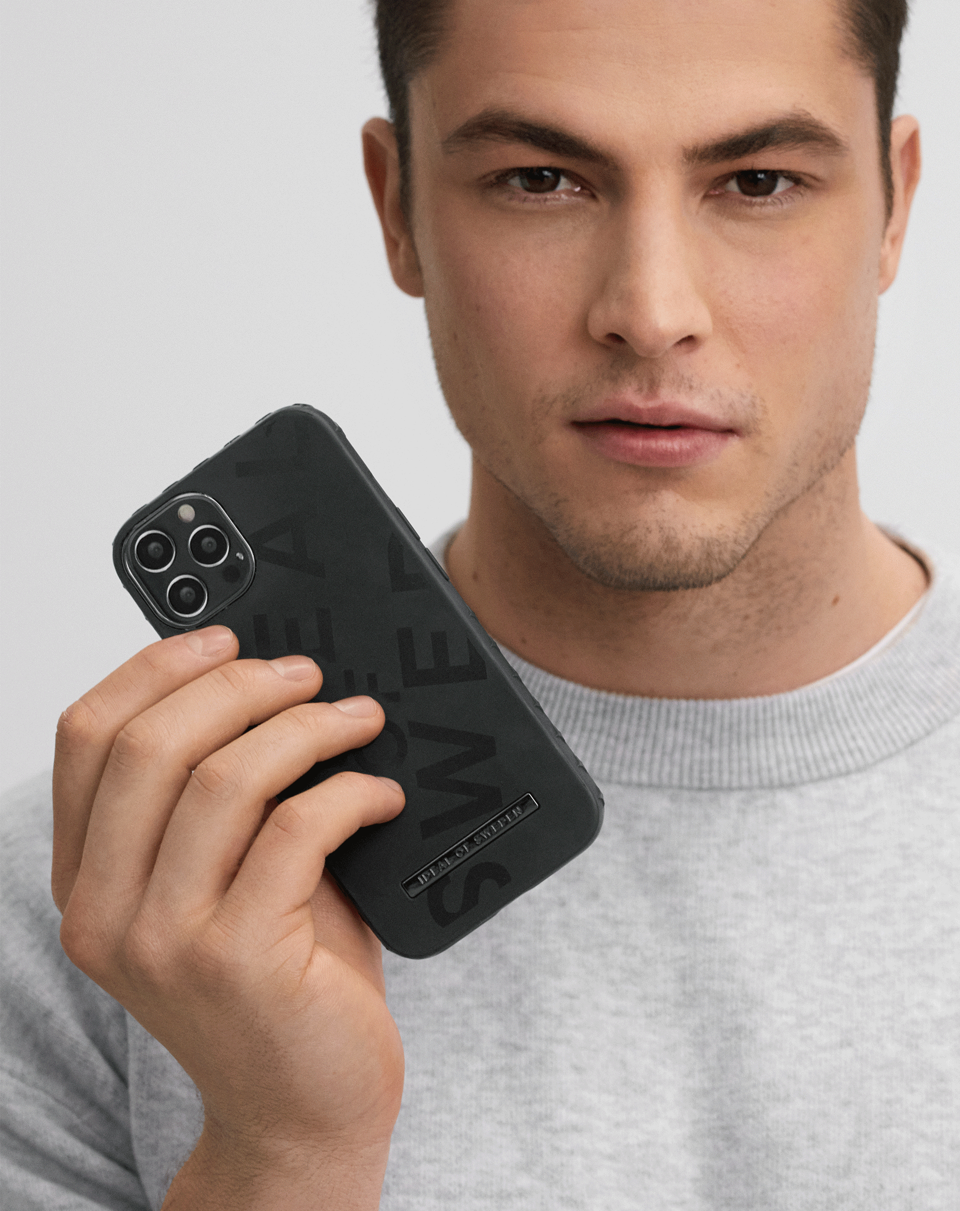 iDeal of Sweden Active Case – image 5