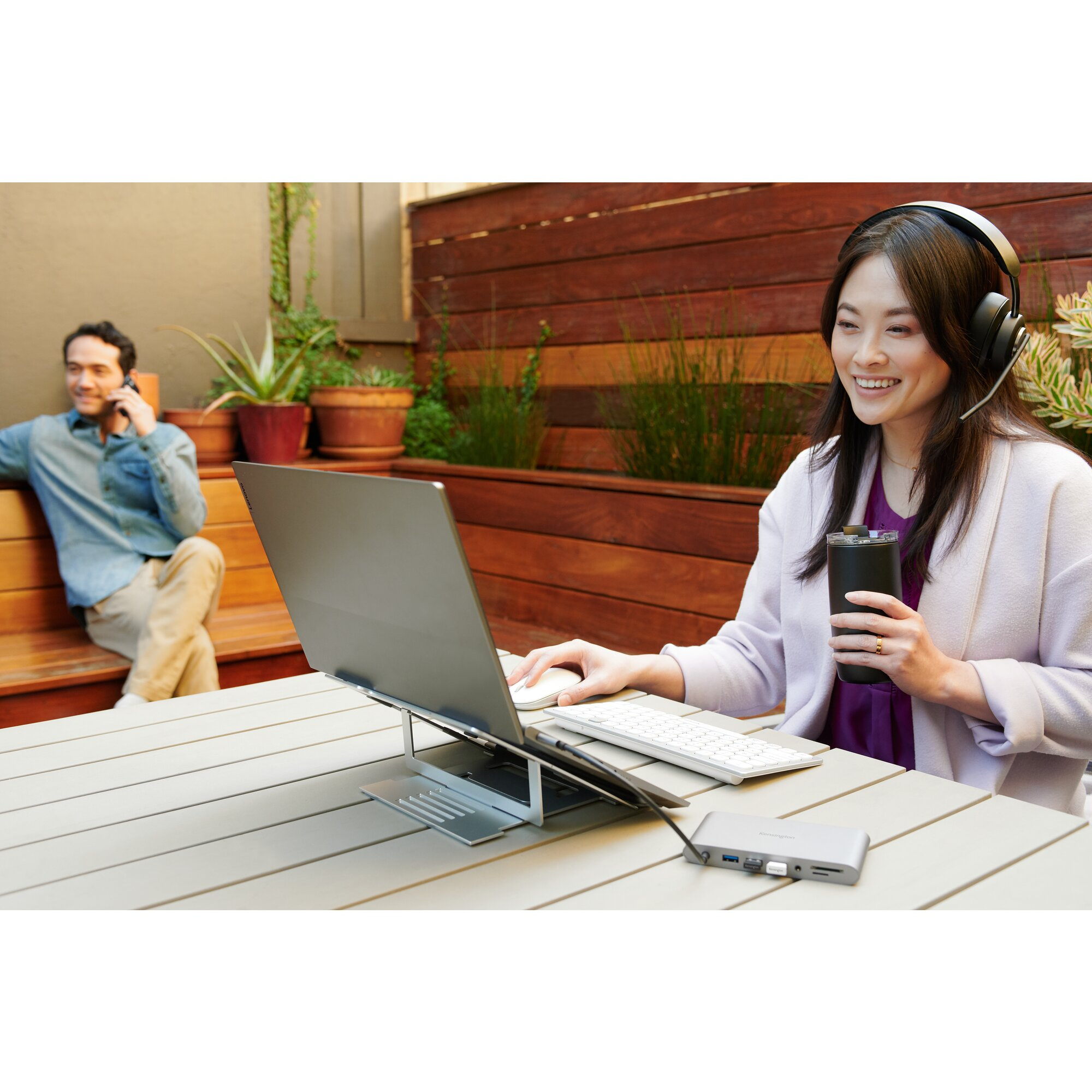 Kensington H3000 Bluetooth Over-Ear Headset image 72