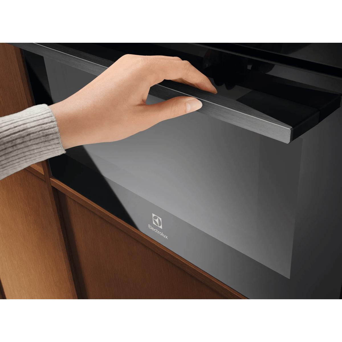 Electrolux KVMBE08H 44 L 2100 W Black – image 4