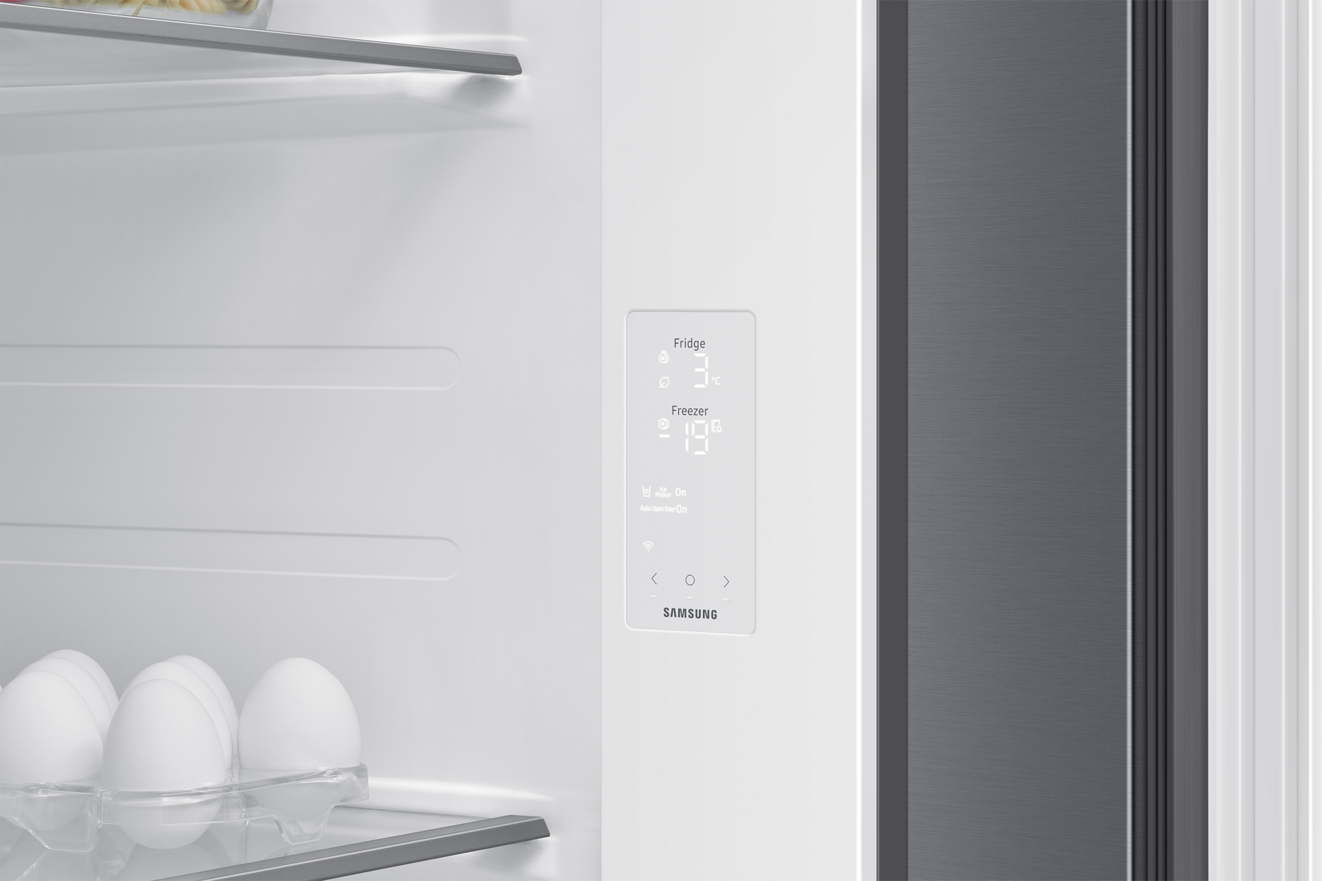 Samsung RS80F66KBT side-by-side refrigerator Freestanding – image 9
