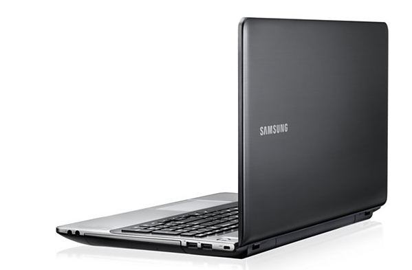 Samsung 3 NT355V5C AMD A8 A8-4500M Laptop