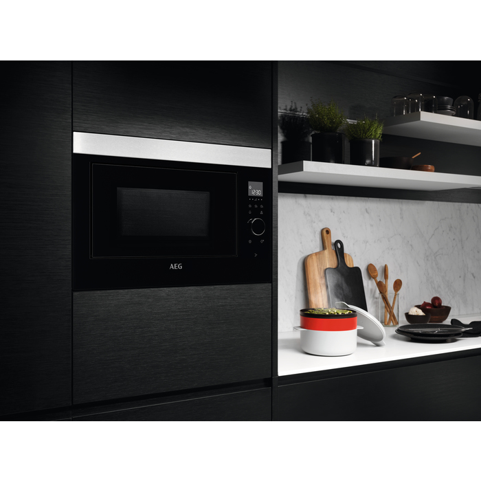 AEG MBE2658SEM Black, Stainless steel Combination microwave Built-in – image 2