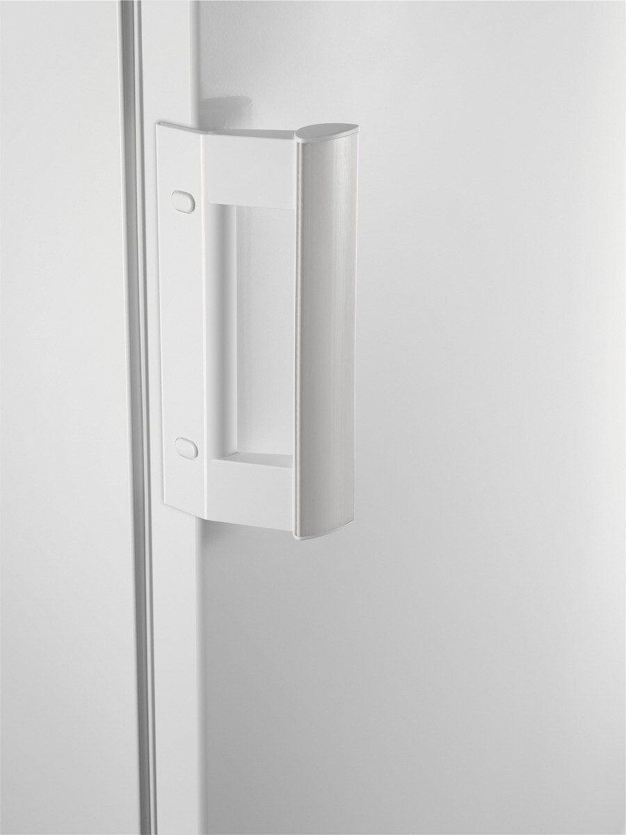 Electrolux LXB1AE15W0 fridge Freestanding – image 3